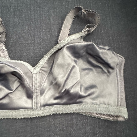 Bali Elegant Grey Lace Bra size 38C - Picture 7 of 7